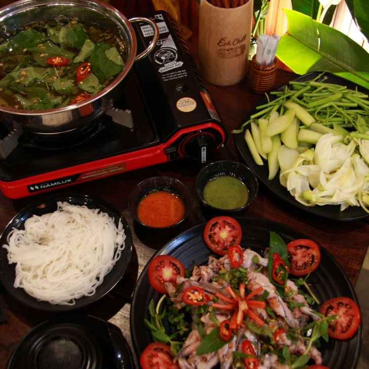 LẨU ẾCH LÁ GIANG LỚN